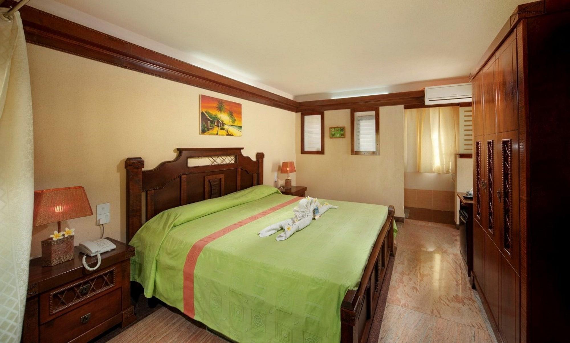 Manisa Hotel Flic-en-Flacq Esterno foto