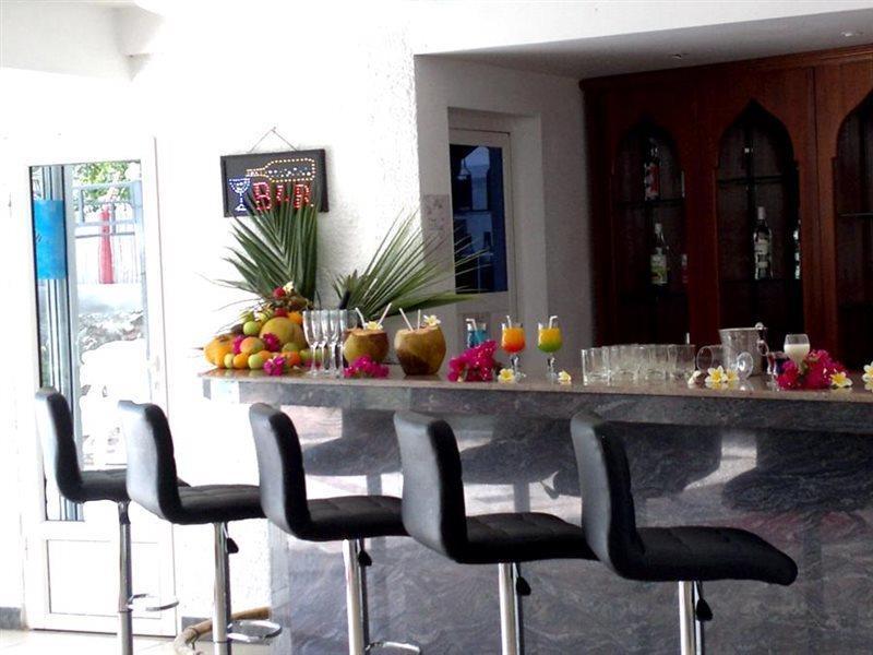 Manisa Hotel Flic-en-Flacq Esterno foto